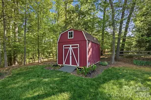 301 Sardis Rd N, Charlotte, NC 28270 - Photo 33