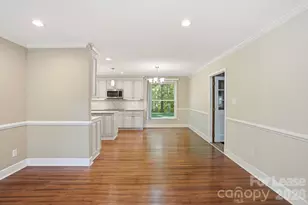 301 Sardis Rd N, Charlotte, NC 28270 - Photo 15