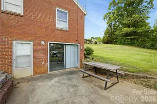 1348 Hibriten Dr SE, Lenoir, NC 28645 - Photo 7