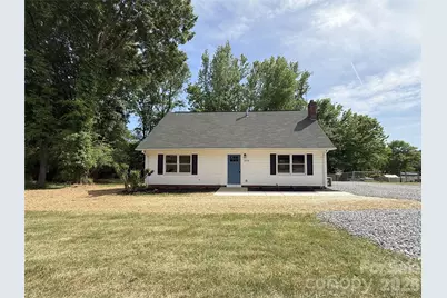 806 S Laurel Street, Lincolnton, NC 28092 - Photo 3