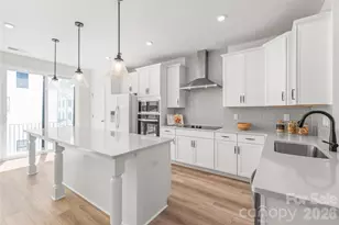 15309 Ballancroft Pkwy, Charlotte, NC 28277 - Photo 9