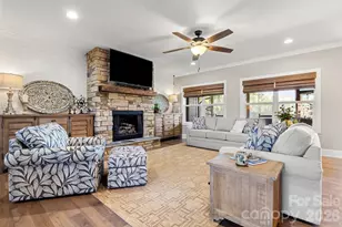 2463 Bridle Ct, Lincolnton, NC 28092 - Photo 3