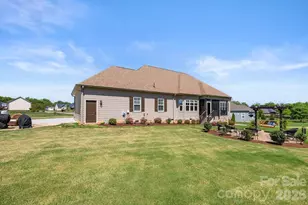 2463 Bridle Ct, Lincolnton, NC 28092 - Photo 27