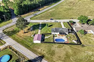 1087 Greenbriar Dr, Lancaster, SC 29720 - Photo 3