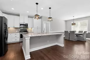 3025 Kinsley Ct, Fort Mill, SC 29707 - Photo 5