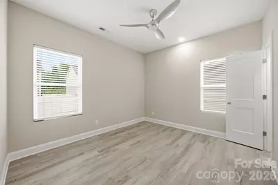3800 Freedom Drive, Charlotte, NC 28208 - Photo 9