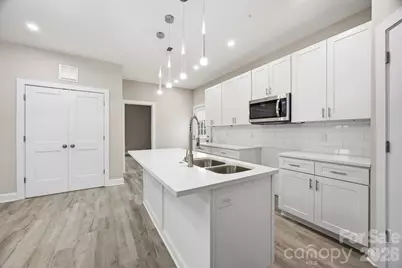 3800 Freedom Drive, Charlotte, NC 28208 - Photo 5