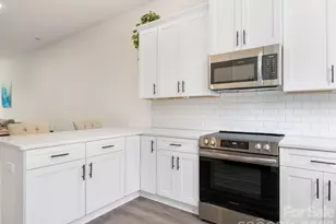 226 Sutton Pk Ln, Charlotte, NC 28211 - Photo 5