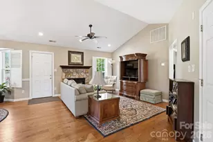 7224 Swans Run Rd, Charlotte, NC 28226 - Photo 3