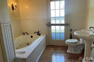 1610 Willow Rd, Hendersonville, NC 28739 - Photo 11