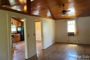 1610 Willow Rd, Hendersonville, NC 28739 - Photo 9
