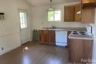 1610 Willow Rd, Hendersonville, NC 28739 - Photo 17