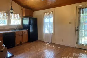 1610 Willow Rd, Hendersonville, NC 28739 - Photo 7