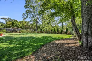 11 N Pershing Rd, Asheville, NC 28805 - Photo 11
