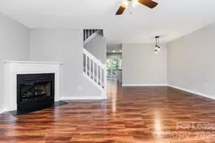10519 Yellow Rose Ln, Charlotte, NC 28269 - Photo 5