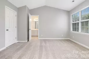 10519 Yellow Rose Ln, Charlotte, NC 28269 - Photo 3