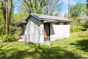 203 Dundee St, Hendersonville, NC 28791 - Photo 23