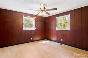 203 Dundee St, Hendersonville, NC 28791 - Photo 19