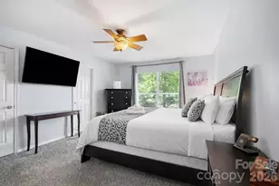 8700 Heather View Ct, Charlotte, NC 28216 - Photo 15