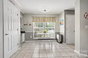 8700 Heather View Ct, Charlotte, NC 28216 - Photo 11