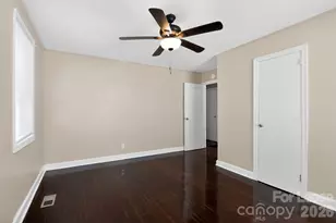 1011 Lomond Ave, Charlotte, NC 28206 - Photo 11