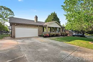 1451 31st St Pl NE, Conover, NC 28613 - Photo 5