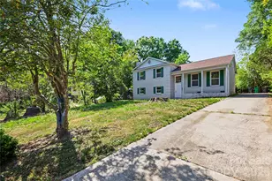 5439 Kerry Ln, Charlotte, NC 28215 - Photo 3