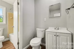 5439 Kerry Ln, Charlotte, NC 28215 - Photo 23
