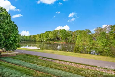 443 W Gleneagles Road, Statesville, NC 28625 - Photo 5