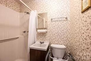 1250 21st Ave NE, Hickory, NC 28601 - Photo 25
