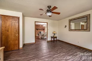 1250 21st Ave NE, Hickory, NC 28601 - Photo 9