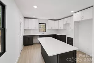 3801 Woodleaf Rd, Charlotte, NC 28205 - Photo 3