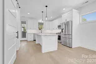 615 W Allen St, Hendersonville, NC 28739 - Photo 17