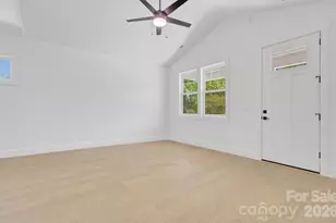 615 W Allen St, Hendersonville, NC 28739 - Photo 15
