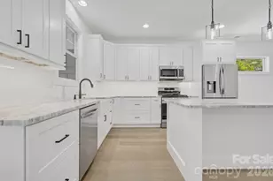 615 W Allen St, Hendersonville, NC 28739 - Photo 19