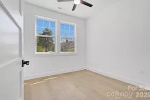 615 W Allen St, Hendersonville, NC 28739 - Photo 29
