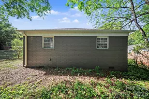 2612 Dundeen St, Charlotte, NC 28216 - Photo 23