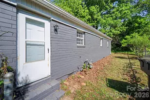 2612 Dundeen St, Charlotte, NC 28216 - Photo 21