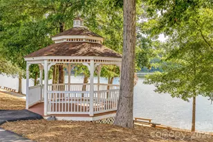 935 Stone Village Dr, Tega Cay, SC 29708 - Photo 47