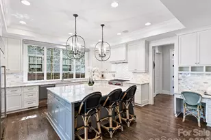 320 Plantation Pl, Charlotte, NC 28209 - Photo 13