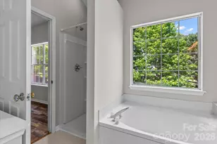 11823 Harris Ridge Dr, Charlotte, NC 28269 - Photo 17