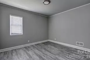 910 E 6th Ave, Gastonia, NC 28054 - Photo 3