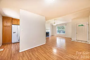 2000 Summerfield Cir, Conover, NC 28613 - Photo 9