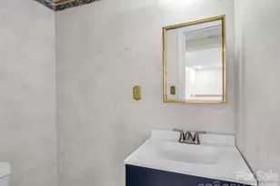 227 Bradshaw Ave, Hendersonville, NC 28792 - Photo 25
