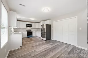 63 Pinckney St, York, SC 29745 - Photo 9