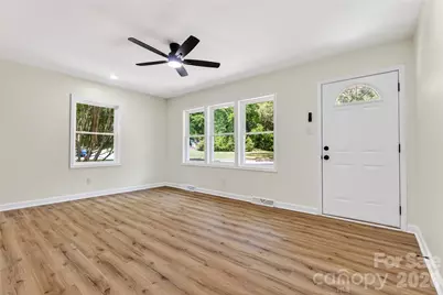 4844 Hidden Valley Road, Charlotte, NC 28213 - Photo 9