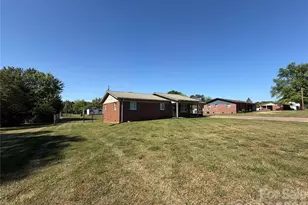 372 Ferry Rd, Forest City, NC 28043 - Photo 3
