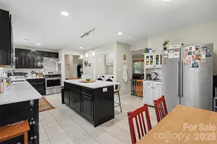 204 N Oak St, Lowell, NC 28098 - Photo 9