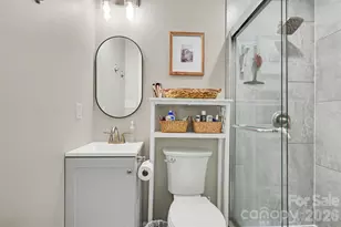 204 N Oak St, Lowell, NC 28098 - Photo 17