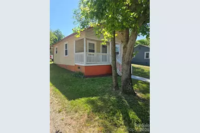 207 S Caldwell Avenue, Newton, NC 28658 - Photo 1